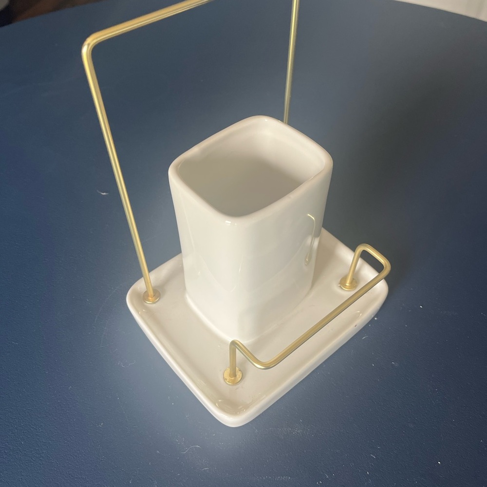 Southern Living At Home White and Gold Bath Accessory - Picture 4 of 5